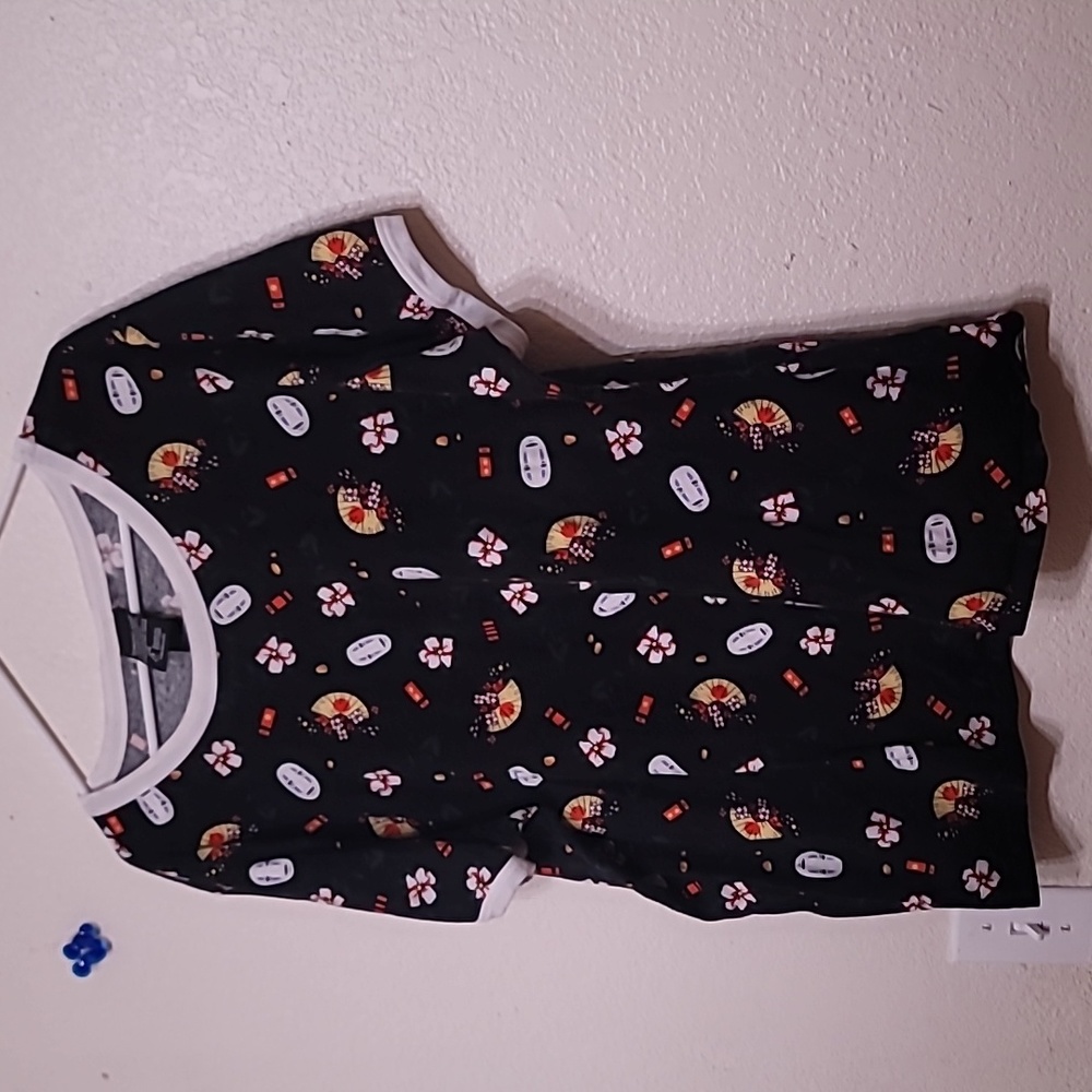 Plus sized 2 2xl Hot Topic Ghibli tshirt